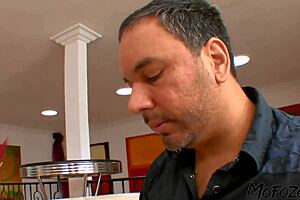 Can You Believe This Horny Amateur Gets A Big Facial While Her Boyfriend Watches On Mofozo?