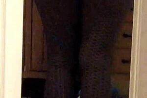 I watch my wife's big ass in leggings.
