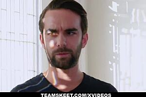 Busty teen ella knox joins stepmom mckayla cox for threesome