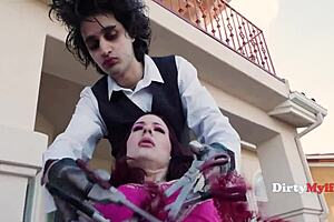 Green Thumb Edward Plants Long Thumb In Two Hot Cougars