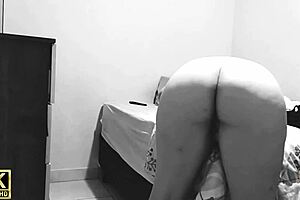 lays lopes masturbates in trailer 😏