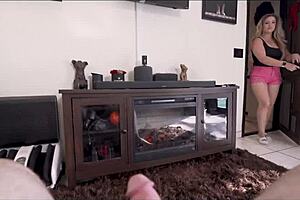 my girlfriend's hot mom jasper nyx wants to play with deepthroat and creampie