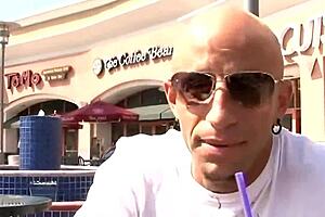 Who Can Resist Fucking This Big Tits American Mom