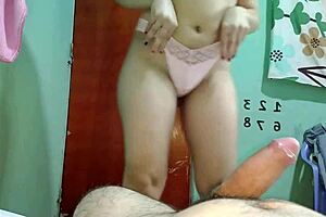 Mi hijastra me folla todos los días sin parar