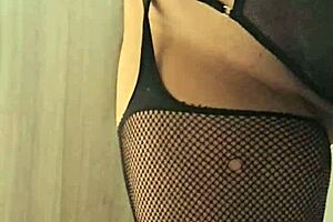 Mature Woman Visits With Big Ass For Squirting Fun