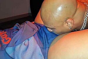 tranzei com meu cunhado na festa a fantasia, deepthroating that monster cock with pierced nipples.