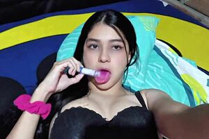 Actriz porno Yuliethgomez shares her real homemade stuff 😍