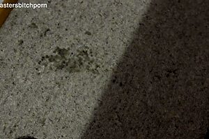 Kiwi Trashy MILF FAILS Pissing Like A Man In Blooper!