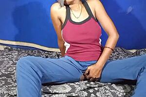 Hot college girlfriend fucked boyfriend in homemade riding scene