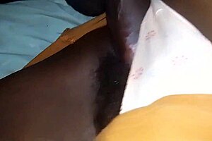 I unintentionally fuck this ebony wife's nice pussy and creampie her while spreading