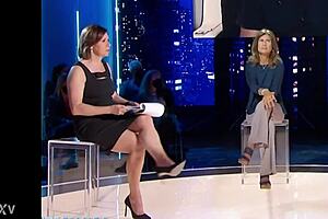 Bianca Super Sexy Mature Lady Shows Her Legs