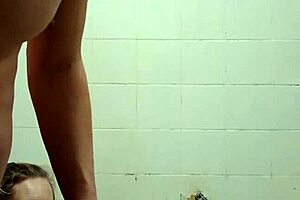 Sandra's intense deepthroat cumshot