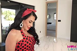 Stepmom sandy love like boy toy s2-e8 with big tits