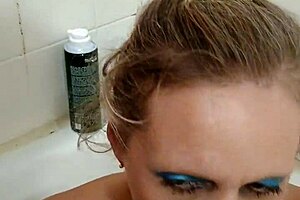 Sandra's intense deepthroat cumshot