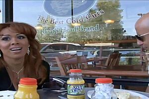 Sexy MILF Meeting Ends in Bed with Deepthroat