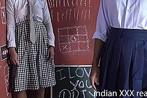 Indian College Room Xxx In Hindi Voice Fuck Xxx