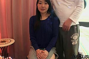 japanese step mom fucking without a condom, risking creampie