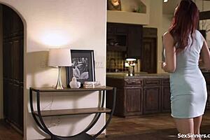 Fill me up with this squirting strapon