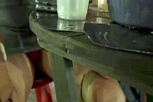 exibi��o e pirocada dentro do carro com f�