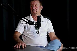 Melhores momentos do Carlos Urach no Preliminares podcast com Bia Hot e Pri Melancia - parte 3. Watch on Sheer Red with outdoor casting and lingerie compilation.