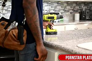 Ebony Mocha Menage Experiences Intense Kitchen Encounter With Shaundam Featuring Close-Up Action And Muscular Vibes