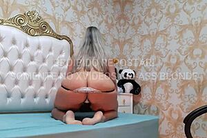 dança sensual de langerie branco com preto showing big tits and mature latina ass