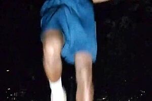 Brunette beauty works out in park looking sexy 😍