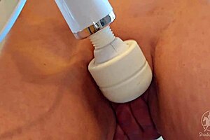 Discussing a friend with batteries like a boyfriend powered by them