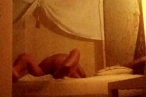 Hermanastra virgen coge con hermanastro en hotel