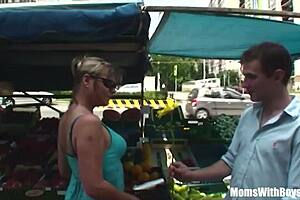 EUROPEAN BLONDE MATURE DOUBLE TEAMED BY YUNG COCKS!