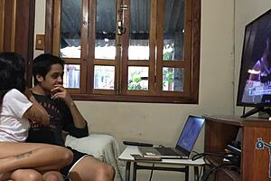 Let Me Watch The Game Woman I Can't Take It Anymore Subtitled In Spanish