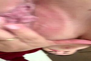 Cavalona branquinha with her pink pussy ready.