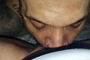 dulcevaginaspro uh la vecina me lo chupo rico y yo se la chupe meti su juguete