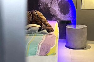 Conversational-Emoji Madrastra nalgona y cachonda discovered riding her pillow to orgasm 😈