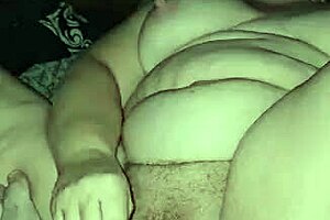 i'm cumming hard with my big tits