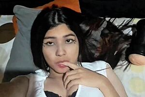 Horny Colombian girl masturbates with her homemade sex toy in real amateur video.