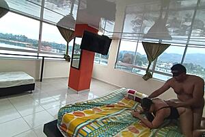 De Viaje Con La Esposa De Mi Jefe Nos Toc� Compartir La Cama Y Le Deje Toda Mi Leche Adentro En El Hotel 1-2 Fullonxred