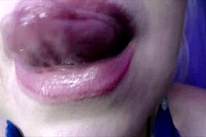Overwhelmed by Emotions in Virtual Bed with Curvy Mature Whore Squirting Wildly for Lustful Stepmommy