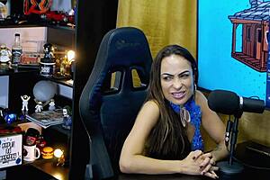 Belinha Baracho sees Ruans huge cock and drools with lust