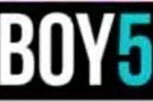 This Black Milf Shows Off Her Pretty Softcore Striptease Moves