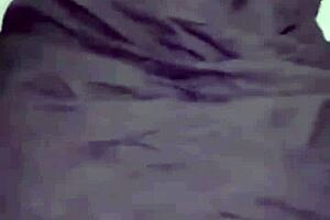 uh i think amoosinas cums on that white ass in the airport wc... umm yeah