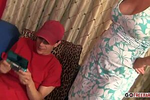 Jocalyn Stone Handles Amateur Anal And Blowjob On Sofa In Hd