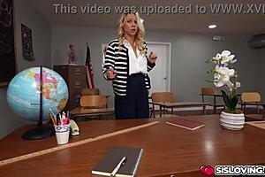 Stepmom slut Austin hides situation but accidentally cums inside stepsister Aubree Valentine's mouth after blowjob handjob deepthroat in classroom!