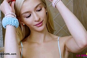 Picture-perfect blonde took a shower to refresh!