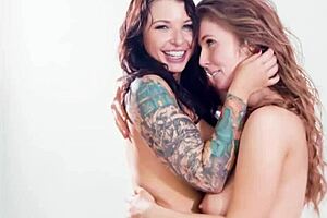 Gia Dibella i dziewczyny w dojrzałym timingowym akcie