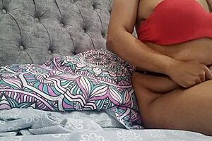 My hot stepmoth moaning rich until she come