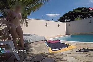 I Asked The Pharmacy Delivery Guy To Put Sunscreen On Me