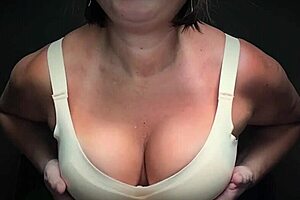 Bouncing Saggy Tits
