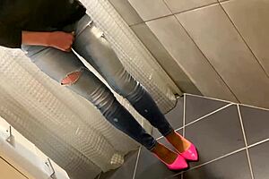 I desperately peed in my jeans then he peed on my ass and I gave him a blowjob.