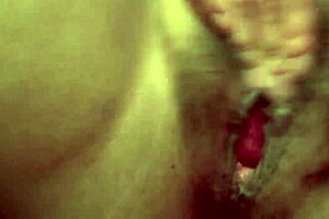 Latina milf sneaks quickie before husband arrives